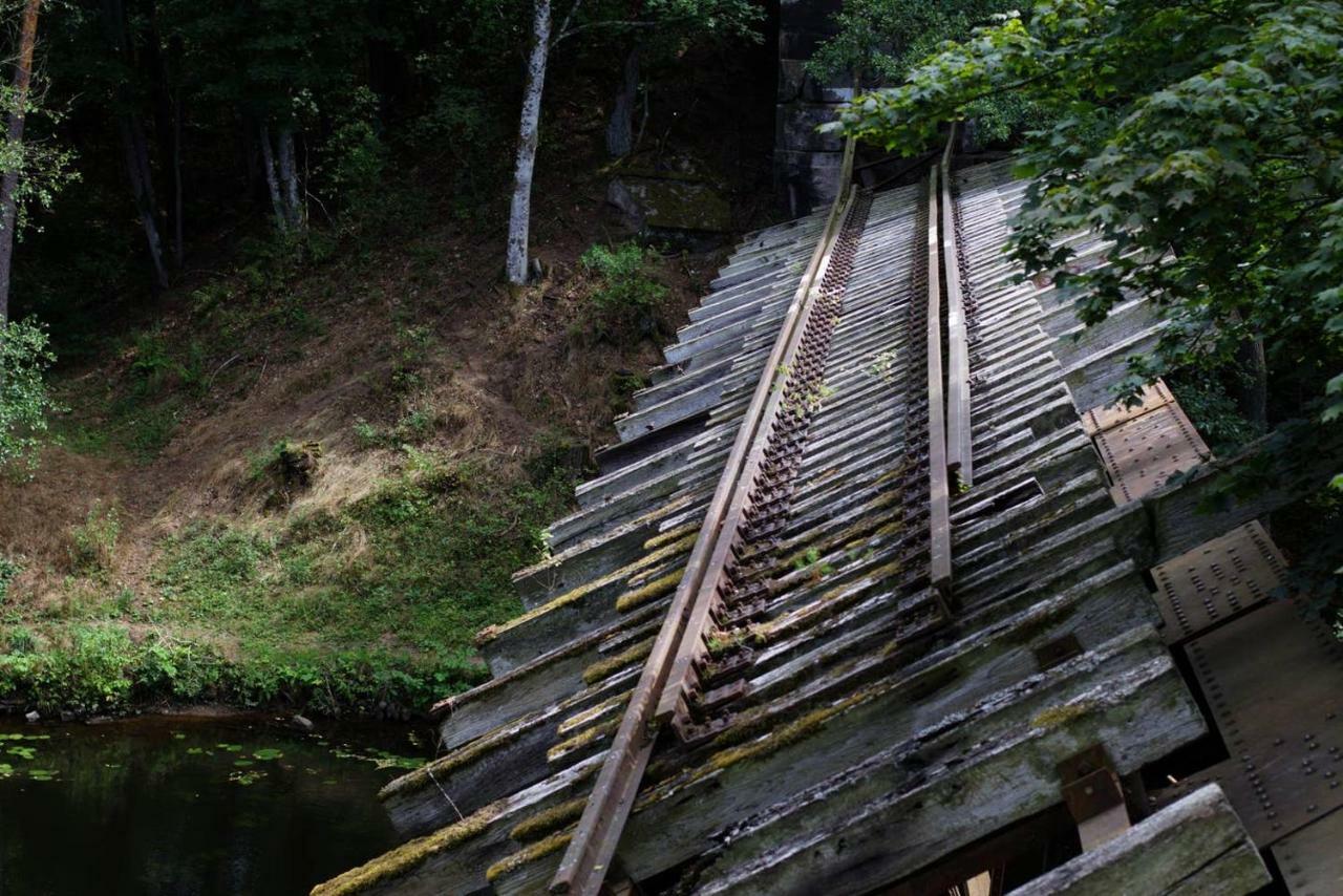 Dom Wakacyjny Przy Szlakach Turystycznych Jastrowie Esterno foto